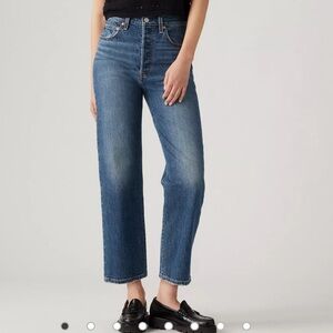 Levi’s Ribcage Straight Ankle Jeans